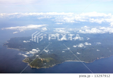 晩夏の北海道渡島半島の南端に位置する亀田半島の恵山岬と恵山 晩夏の北海道渡島半島の南端に位置する亀田半島の恵山岬と恵山 13297912