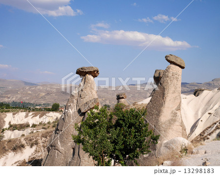 カッパドギア三姉妹の岩 13298183