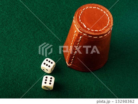 dice cup 13298362