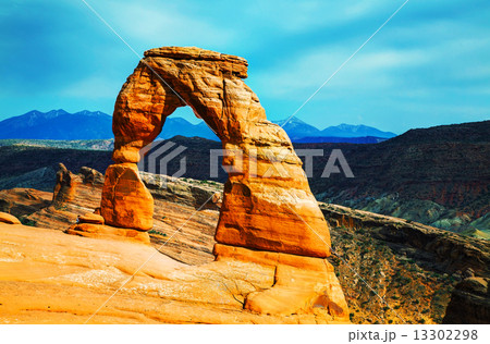Delicate Arch at the Arches National Park, Utah, USA 13302298