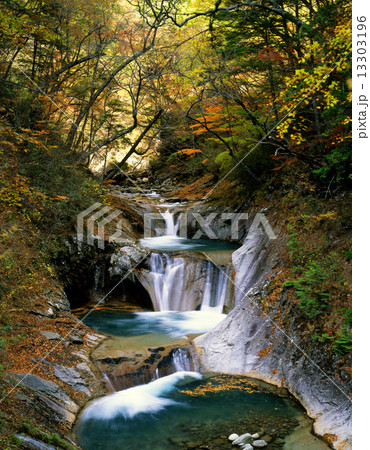 西沢渓谷七ツ釜五段ノ滝 13303196