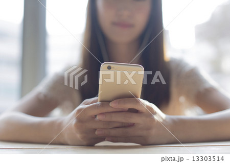 パーツカット・携帯電話・音楽 13303514