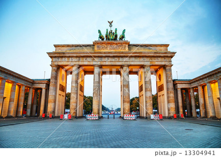 Brandenburg gate in Berlin, Germany 13304941