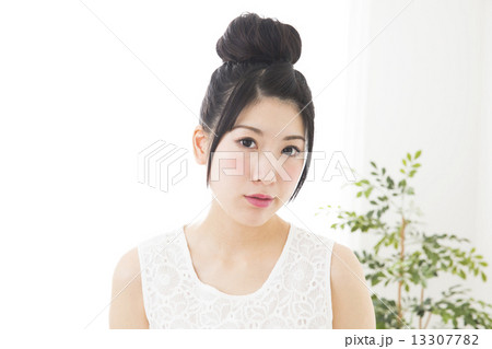 ビューティーイメージ 若い女性 ビューティーイメージ 若い女性 13307782