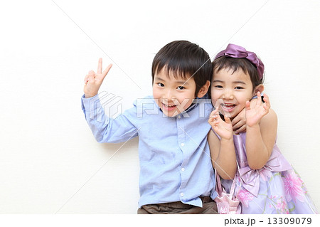 子供のカップル 13309079