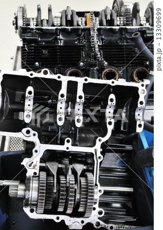 バイクエンジンの整備 13309699