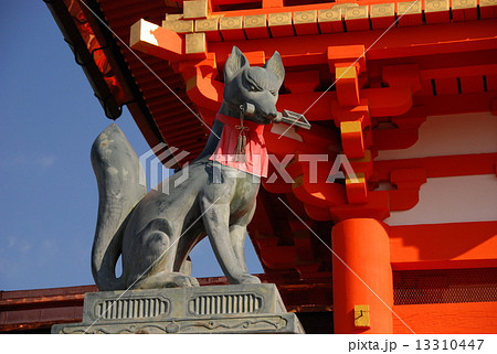伏見稲荷　正面の狐 13310447