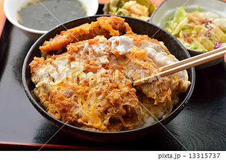 カツ丼 13315737