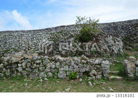 世界遺産 中城城跡(沖縄県中頭郡北中城村・中城村) 世界遺産 中城城跡(沖縄県中頭郡北中城村・中城村) 13316101