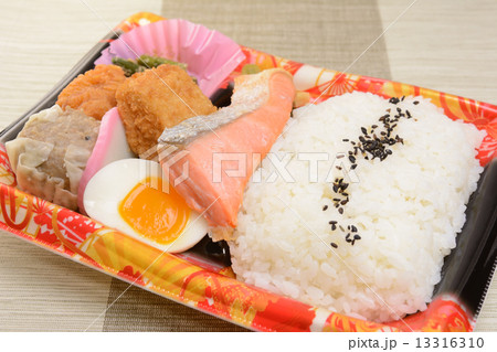 おいしい鮭西京焼き弁当 おいしい鮭西京焼き弁当 13316310