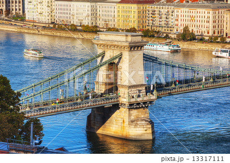 The Szechenyi Chain Bridge in Budapest 13317111
