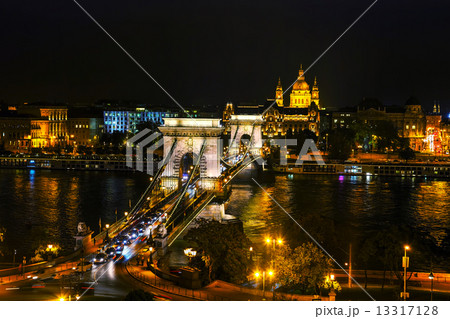 The Szechenyi Chain Bridge in Budapest 13317128