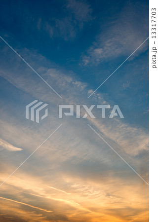 夕方の空 13317703