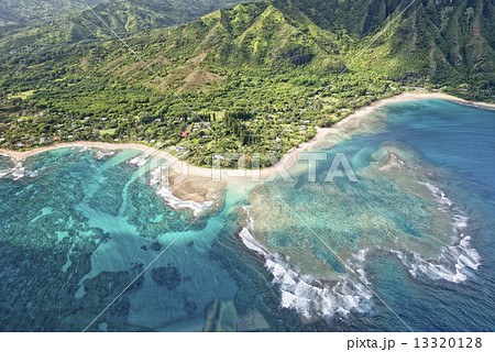 kauai napali coast aerial view 13320128
