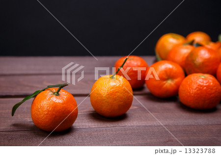 tangerines  13323788