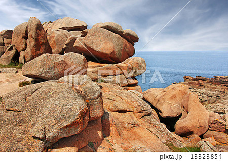 Pink granite coast Ploumanach 13323854