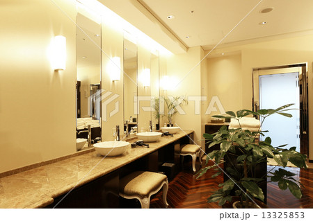 パウダールーム 13325853