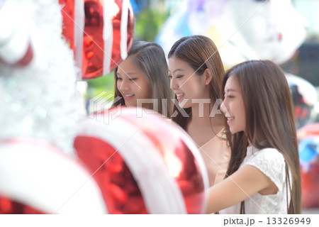 shopping season shopping season 13326949