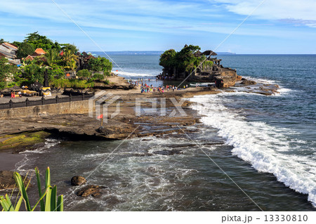 Old oriental temple, Tanah Lot, Bali, Indonesia. 13330810