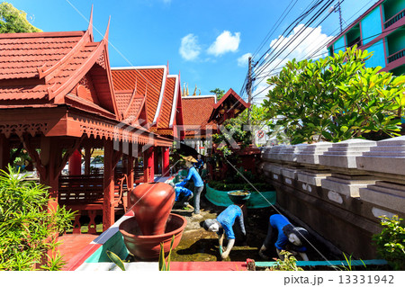 Wat Klang Wiang temple, ChiangRai at sunny day 13331942