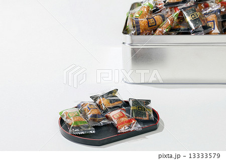 缶入り・おかき 13333579