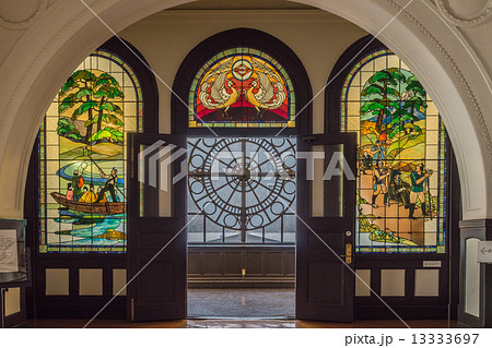 横浜市開港記念会館のステンドグラス 13333697