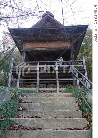 信濃三十三観音霊場 大里山 風雲庵(第四番札所)本堂 信濃三十三観音霊場 大里山 風雲庵(第四番札所)本堂 13334954