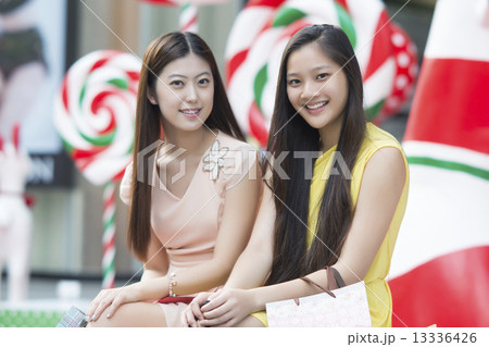 season shopping 13336426