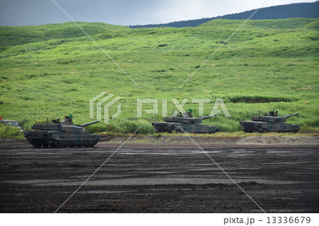 10式戦車　10TK　（ ４代目主力戦車 ）　2014年 富士総合火力演習 13336679