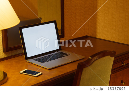 ノートパソコン 13337095