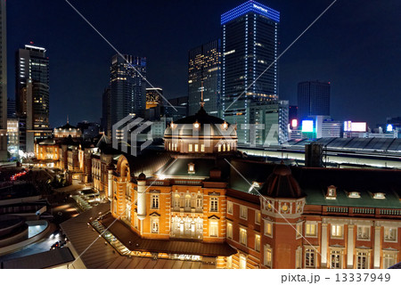東京駅夜景 13337949