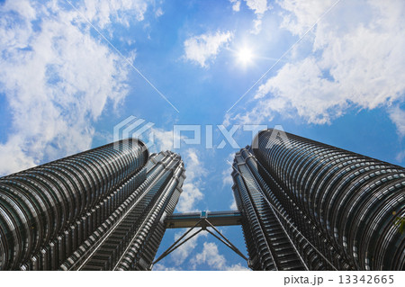 Twin towers, sky and sun - Kuala Lumpur Twin towers, sky and sun - Kuala Lumpur 13342665