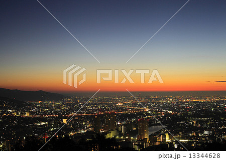 宝塚の夜明け 13344628