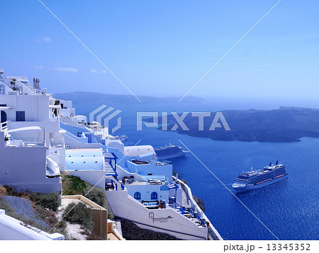 ギリシャ・サントリーニ島の風景 ギリシャ・サントリーニ島の風景 13345352