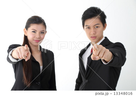 Man woman point at you focus on FACE 13348016
