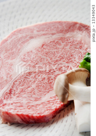 ステーキ 13349043
