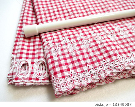 ギンガムチェックのカフェカーテンとつっぱり棒 ギンガムチェックのカフェカーテンとつっぱり棒 13349087