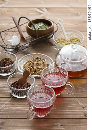 ローズヒップティーとハイビスカスティーの写真素材