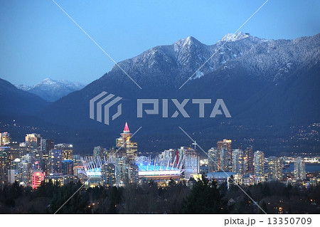 バンクーバーの夜景 - Vancouver at Night バンクーバーの夜景 - Vancouver at Night 13350709
