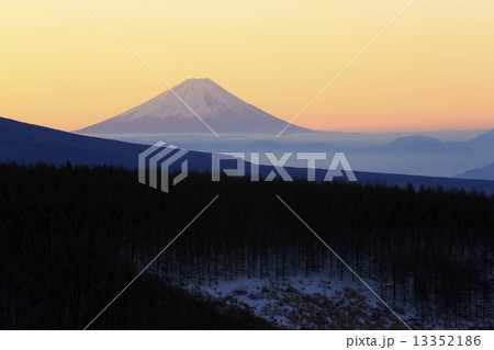 朝焼けの富士山 朝焼けの富士山 13352186