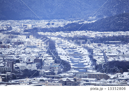 61年ぶり記録的積雪の京都市街(北部) 61年ぶり記録的積雪の京都市街(北部) 13352806