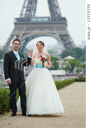 Just married couple in Paris near Just married couple in Paris near 13353539