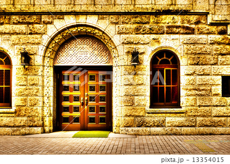 石造りの教会 13354015