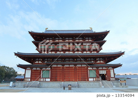 奈良県:薬師寺の風景 奈良県:薬師寺の風景 13354094