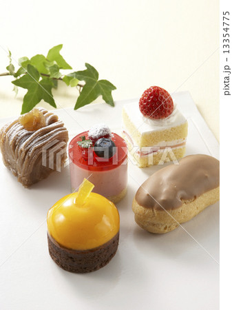 ケーキ 13354775