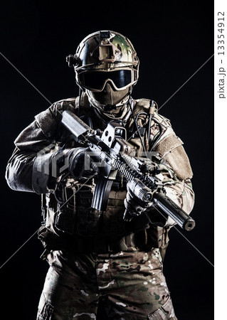 Special forces soldier Special forces soldier 13354912