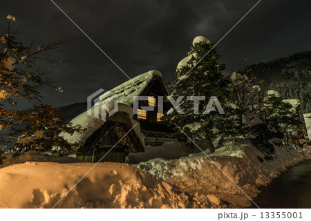 冬の白川郷・長瀬家 13355001