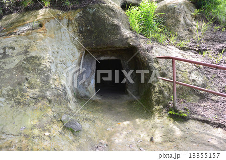 吉見百穴 13355157