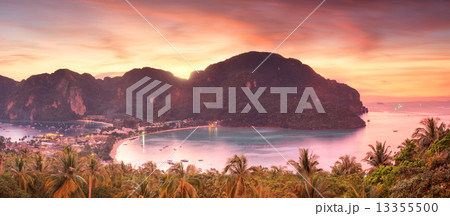 Travel vacation background 13355500