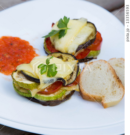 Lunch for a vegetarian 13356593
